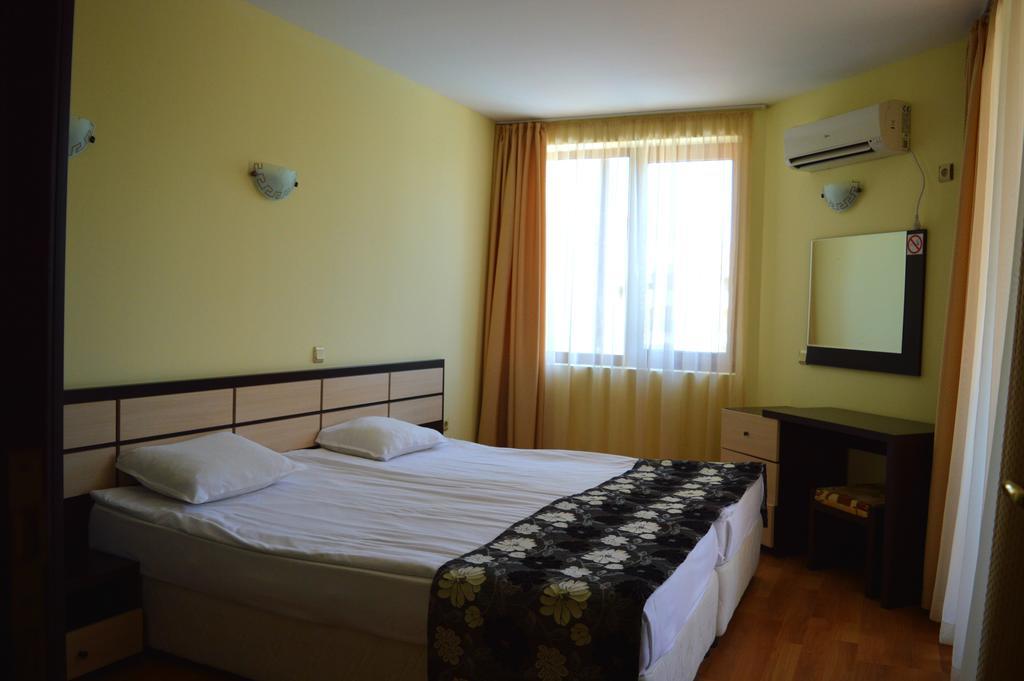 South Beach Hotel - New Management And Free Beach Access Tsarevo Room photo